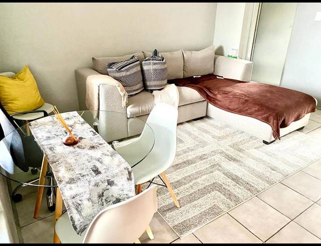 2 BEDROOM APARTMENT FOR SALE IN WITPOORTJIE
